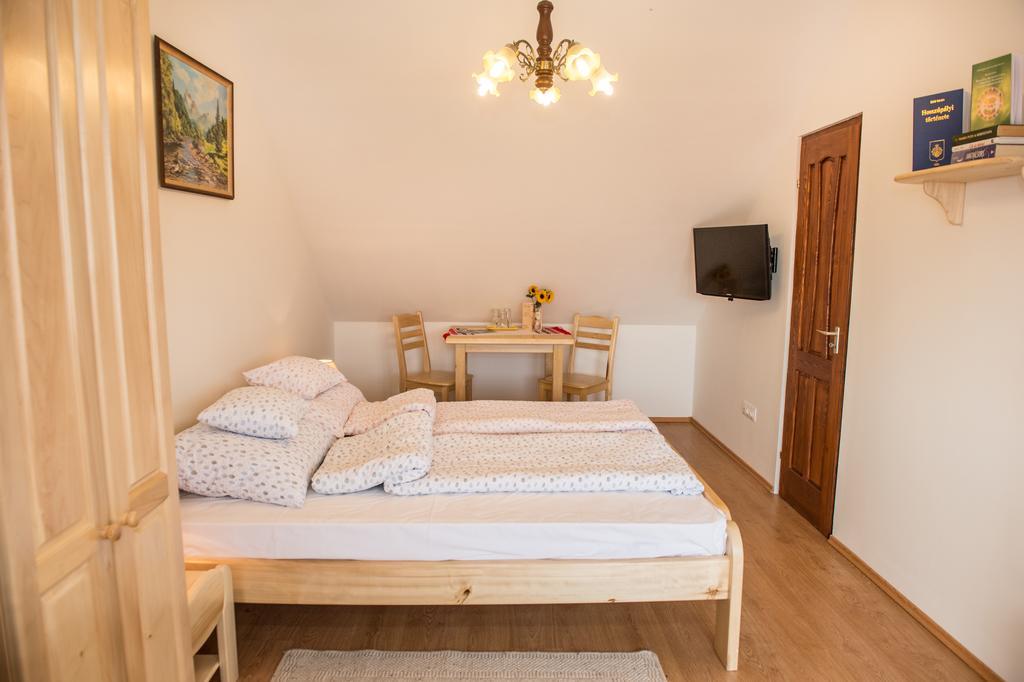 Lilaakac Vendeghaz Hotel Hosszupalyi Екстериор снимка